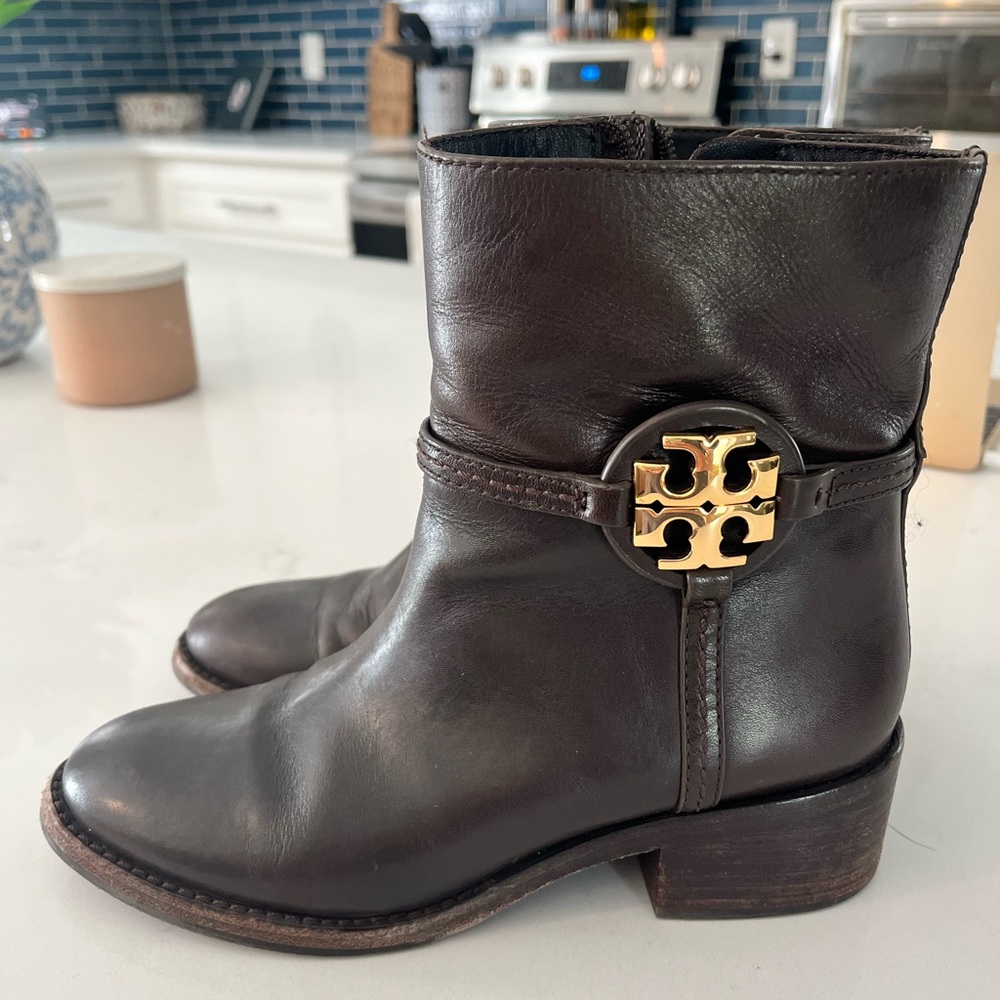 Tory Burch size 6.5 boots